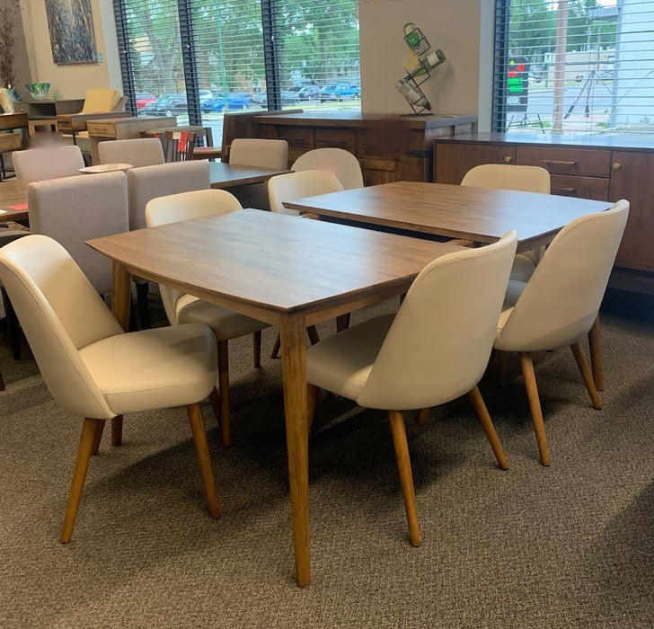 Simo Dining Package in Fruitwood