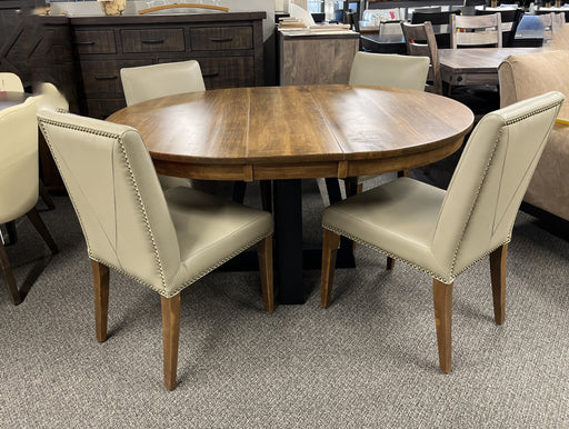 Belmont Round Table Set