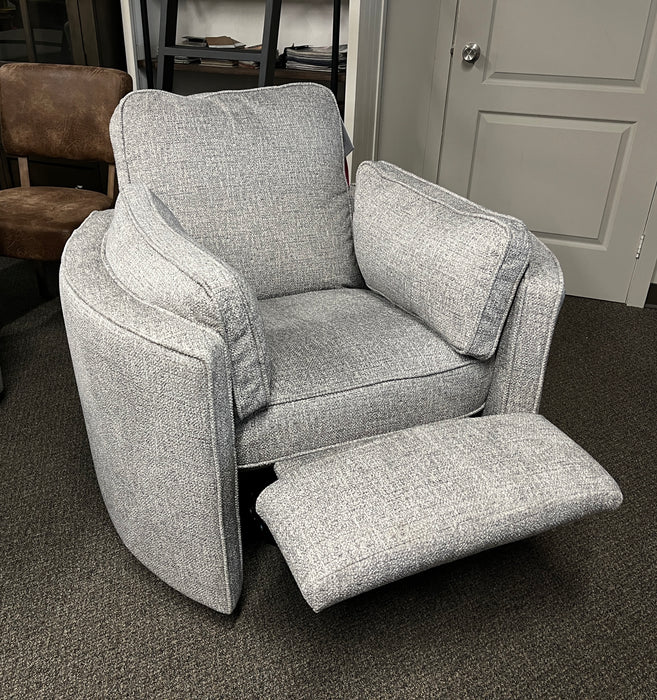 Luana Swivel Recliner in Flax